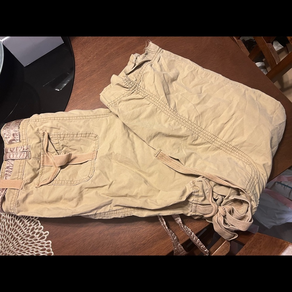 Abercrombie woman’s cargo pants with ribbon belt size 4 tan